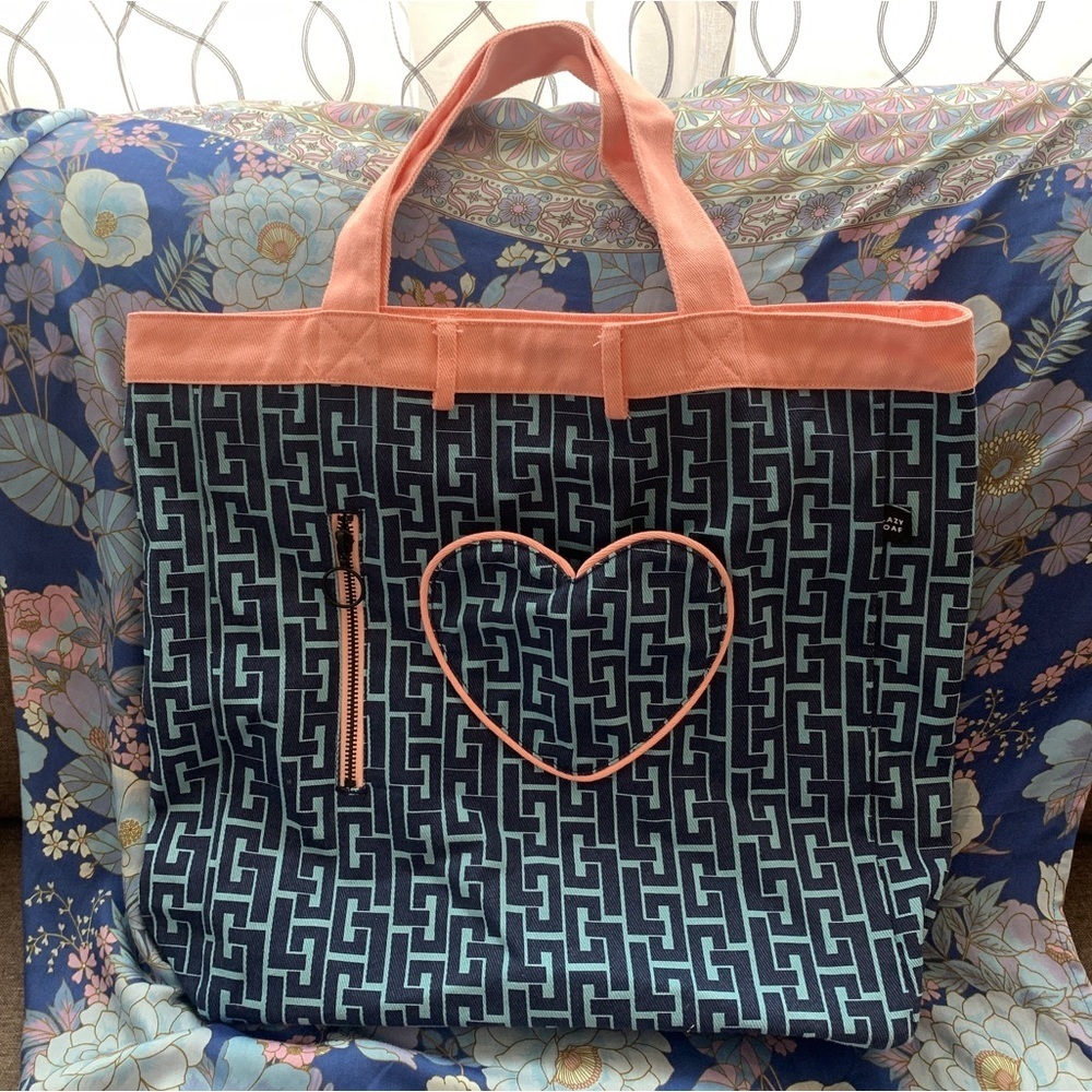 Lazy oaf tote bag 💙💗